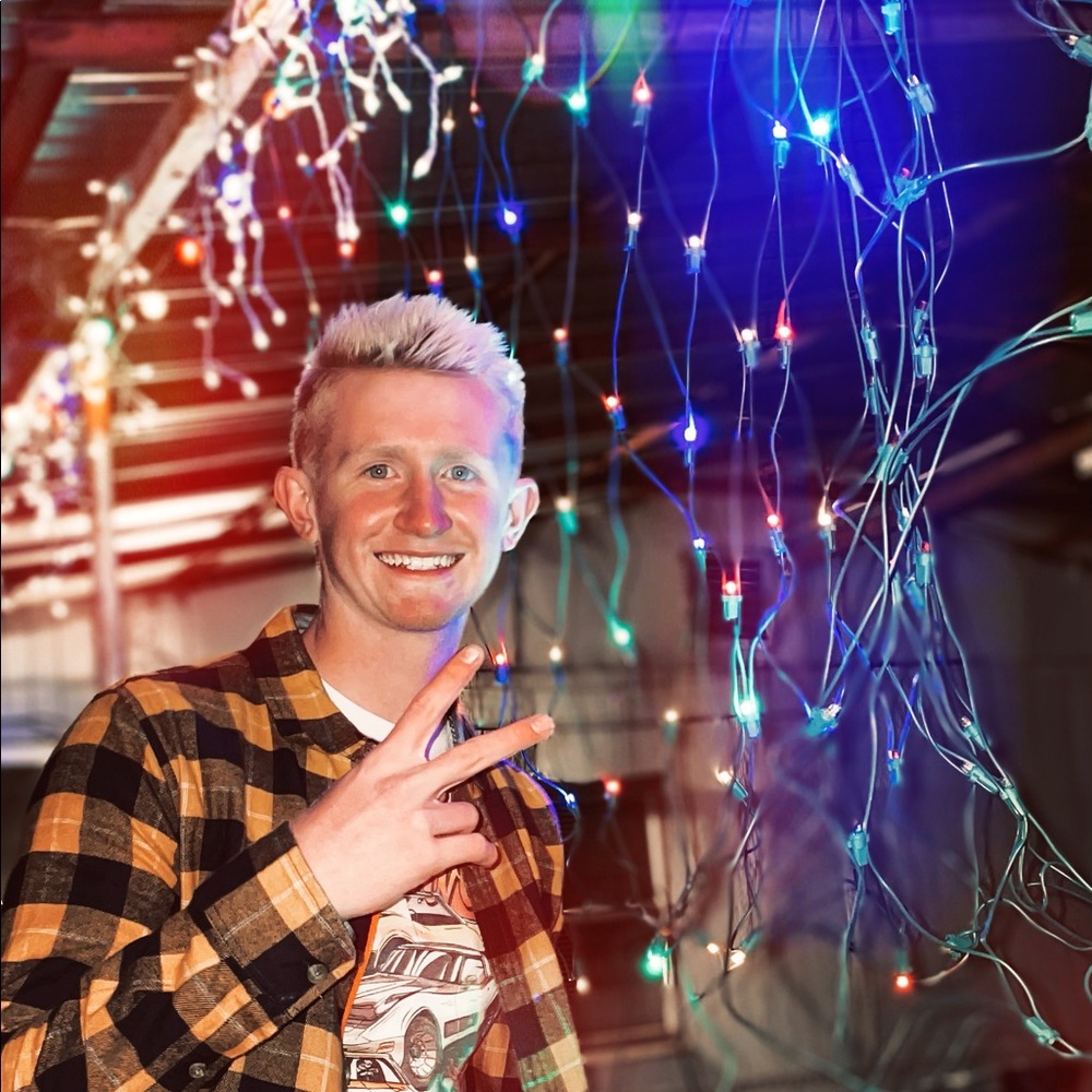 Meet your Posher, Chandler